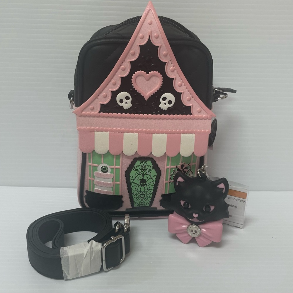 Bath and Body Works Glow In the Dark Halloween Bag & Cat Light Up Charm